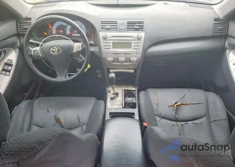 2010 Toyota Camry Base z USA, uszkodzony, nr VIN 4T1BF3EK4AU504494